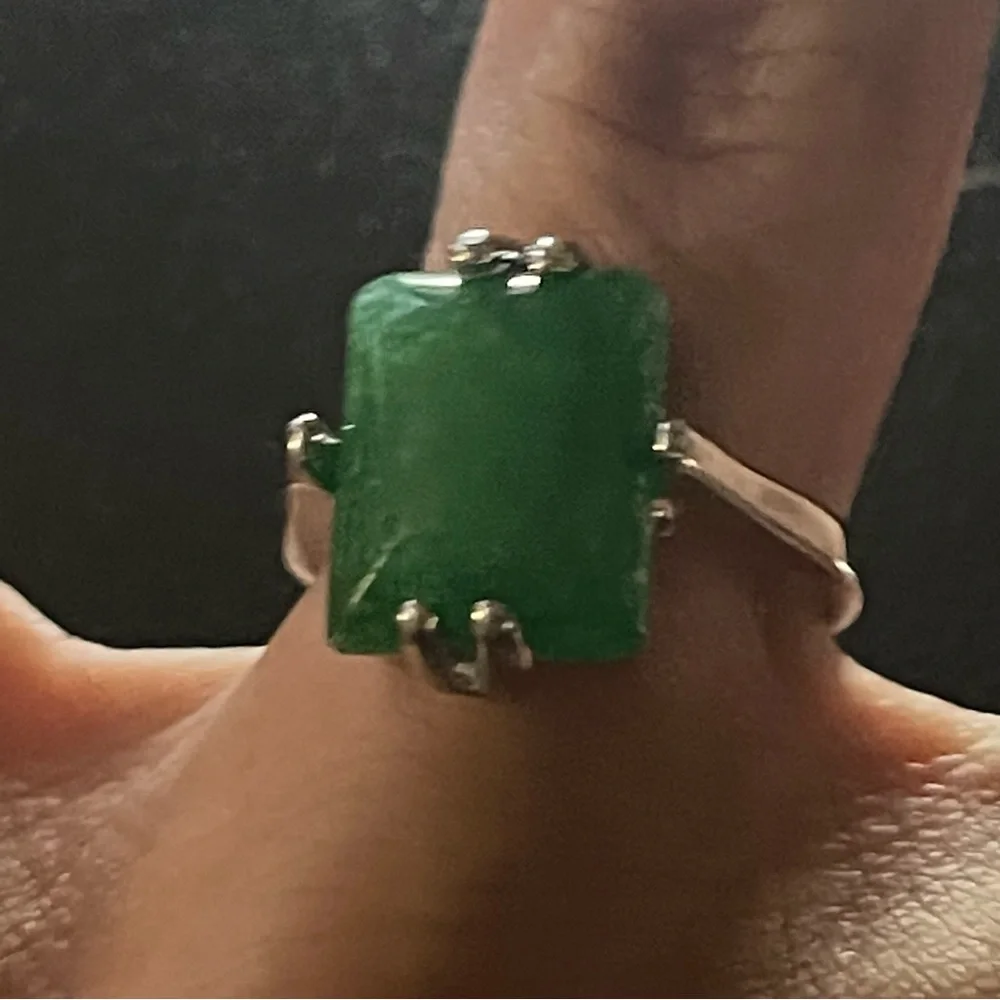 New Handmade Rare Natural Green Jadeite Rectangular Stone Sterling Silver Ring